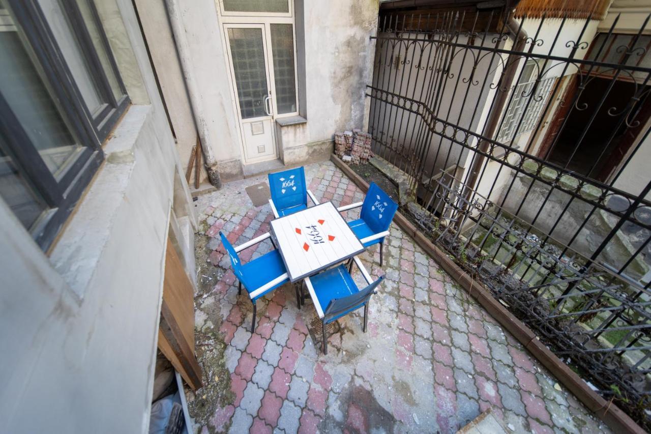 Lesi Apartment With Terrace Лвив Екстериор снимка